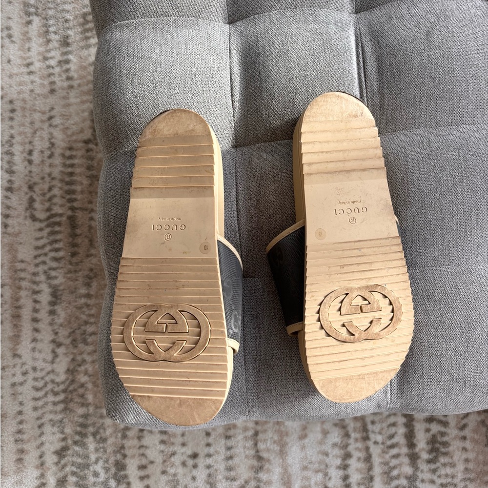 Gucci Beige and Black Slide Sandals - Picture 4 of 8